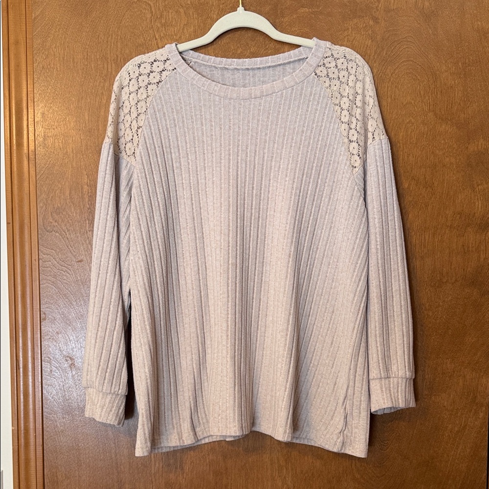 SHEIN Light Gray Ribbed Knit Top with Lace Detail